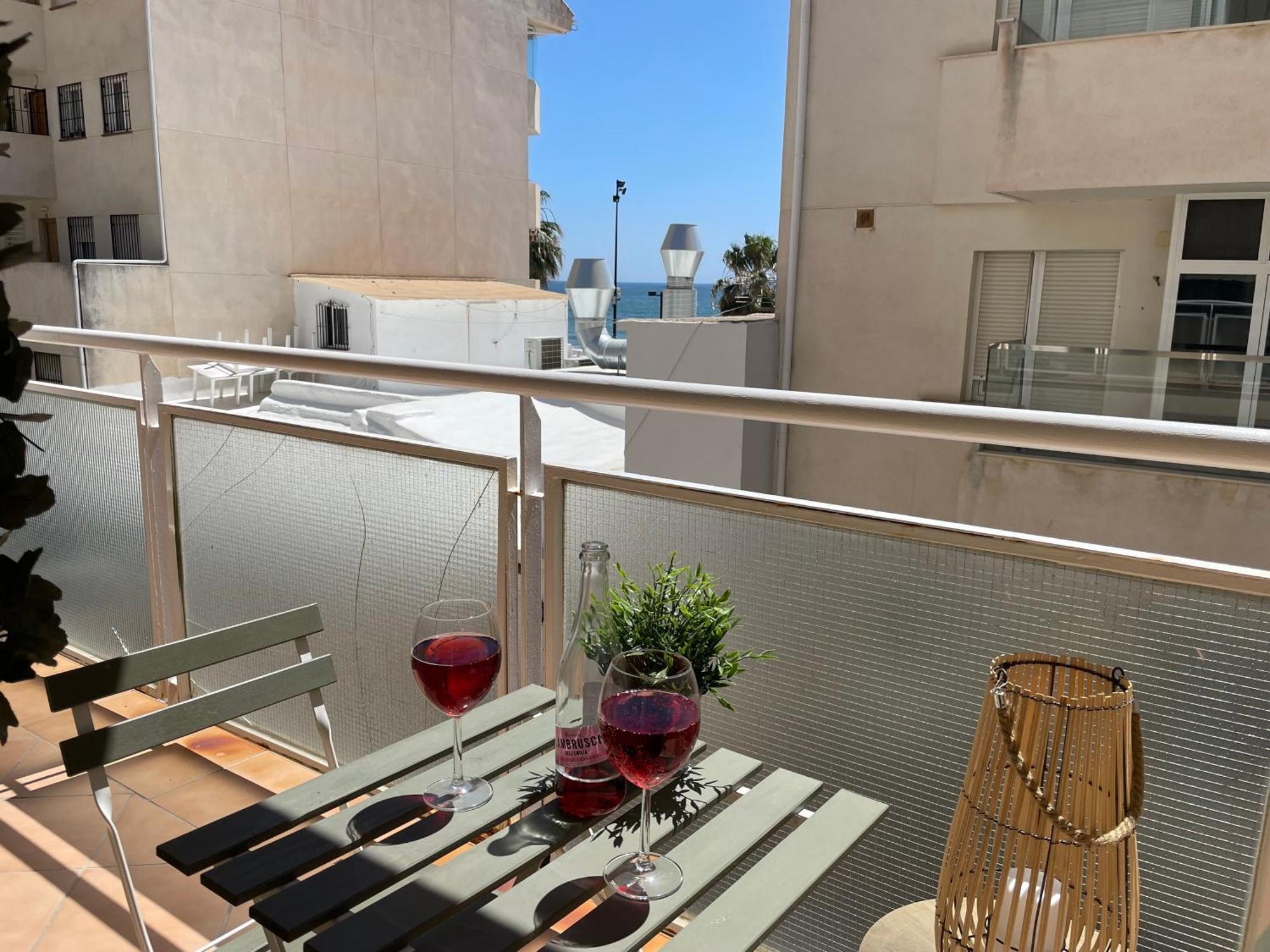 Fuengirola Beach Apartment By Stay Belonio Exterior photo